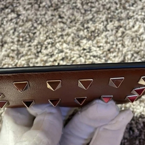 Valentino Garavani Card Holder - Picture 6 of 9